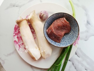 杏鲍菇炒牛肉 