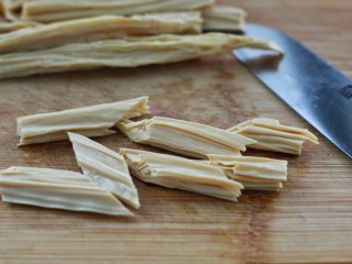 黄瓜腐竹拌木耳 