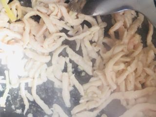 胡萝卜丝炒鸡丝 