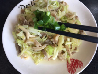 韭黄炒平菇 