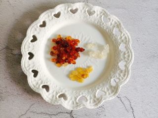 桃胶皂角米雪燕紫薯羹 